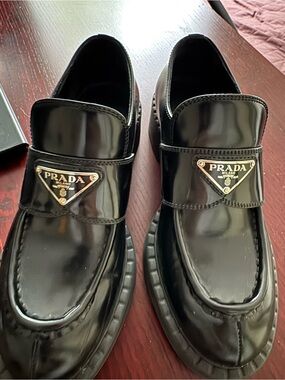 Prada Leather Loafers | Black | 36